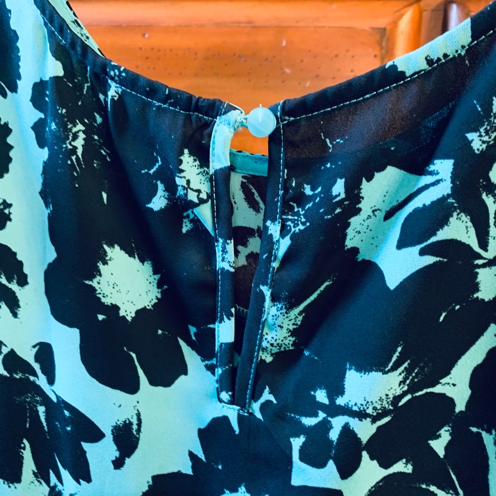 Top - Picture 3 of 3